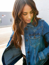 Load image into Gallery viewer, Wrangler® Women's Western Dark Denim Jacket