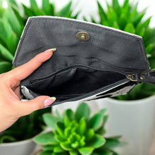 Load image into Gallery viewer, Brown leather wristlet