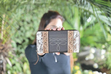 Load image into Gallery viewer, Cowhide & Tooling Lthr Boot Stitch Zip Wallet