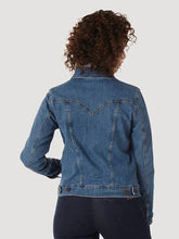 Load image into Gallery viewer, Wrangler® Women&#39;s Western Dark Denim Jacket
