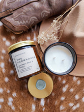 Load image into Gallery viewer, THE FARMHOUSE CANDLE - Oatmeal Milk &amp; Honey
