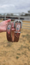 Load image into Gallery viewer, Genuune Leather Feather Belt
